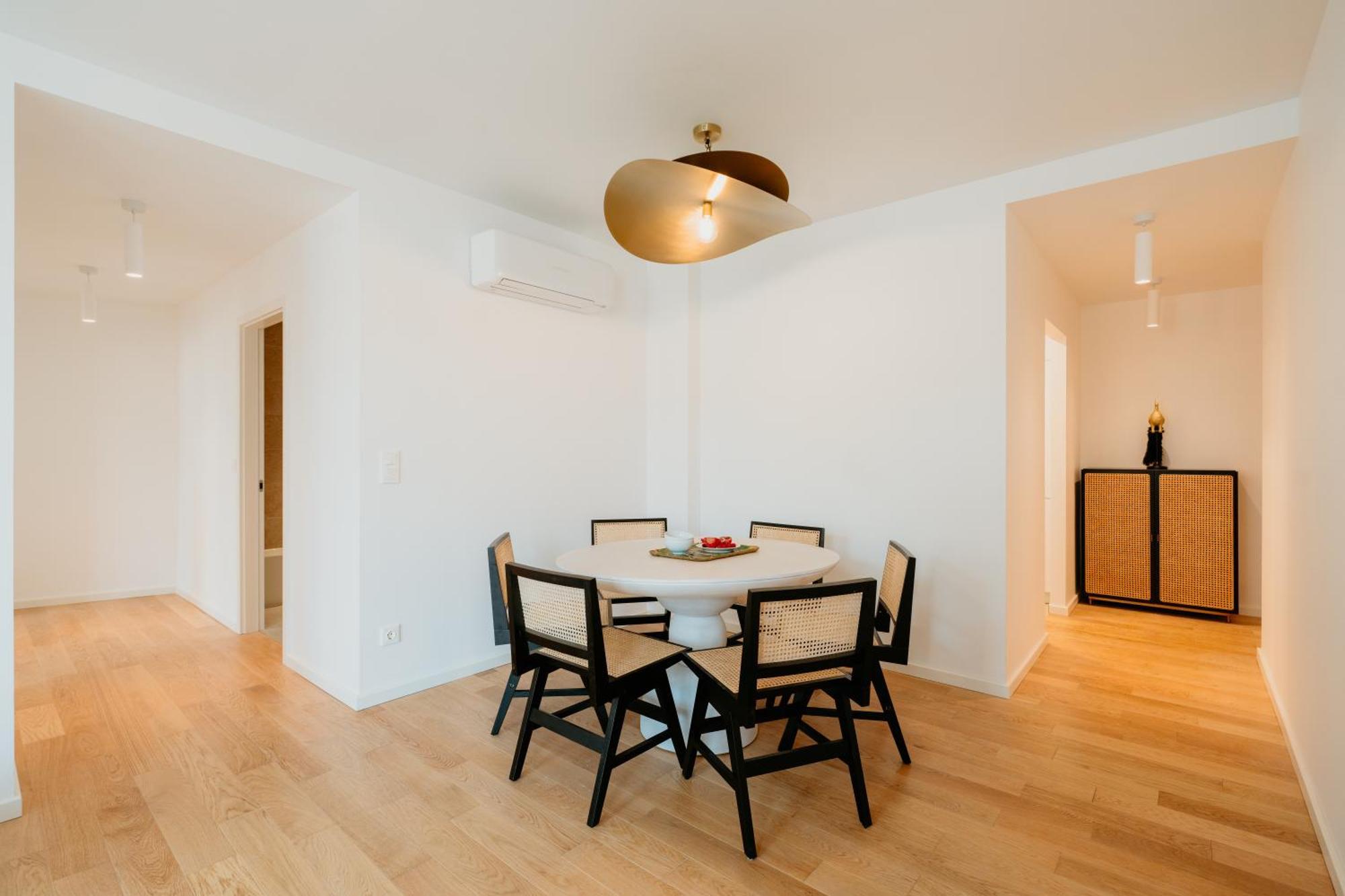 Mary Pink - No Rc A - Beautiful Two-bedroom Apartment
